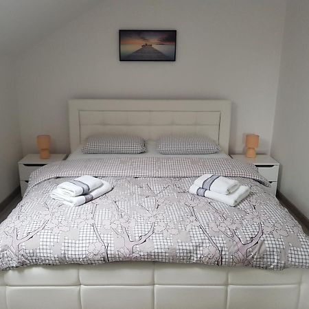 Apartmani Brigita Кореница Екстериор снимка