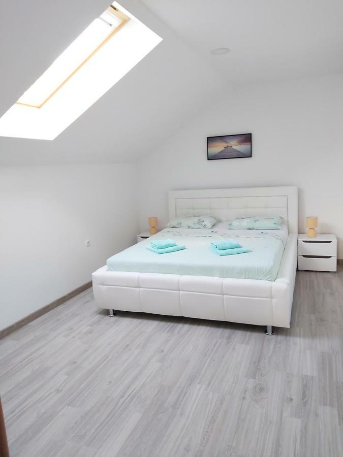 Apartmani Brigita Кореница Екстериор снимка